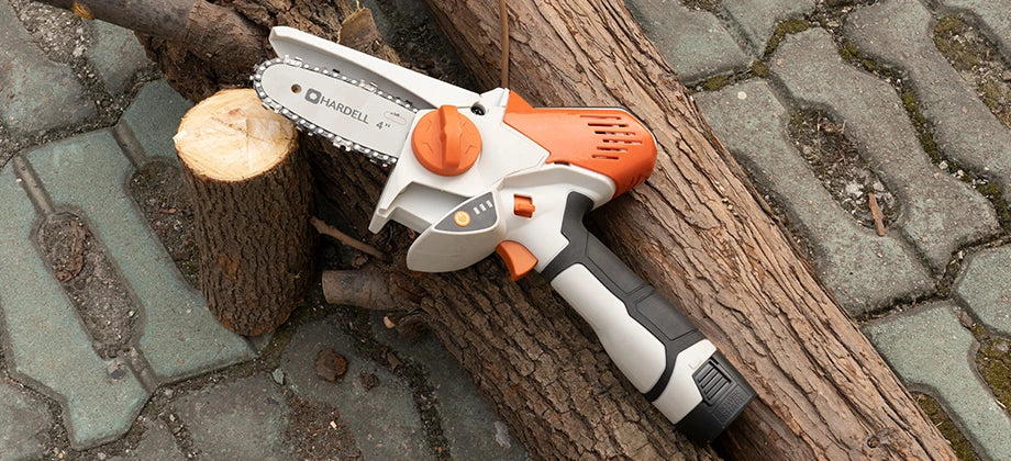 advantages of cordless chainsaw